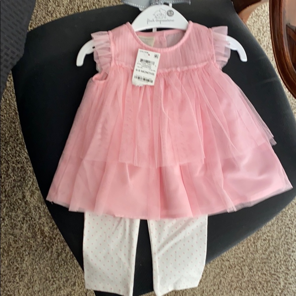 NWT 2 piece legging and tiered ruffle top 6-9M